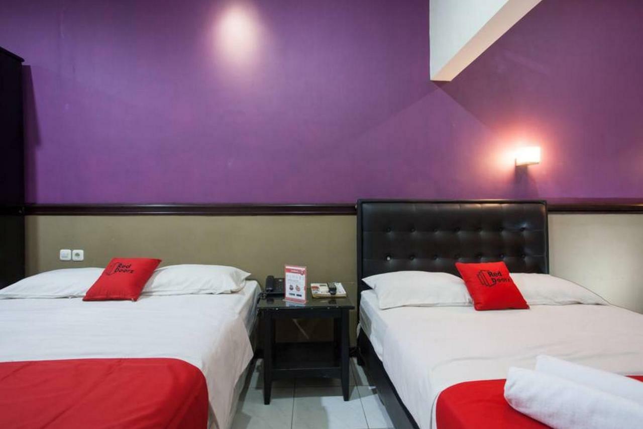 Hotel Reddoorz @ Urip Sumoharjo Surabaya Exterior foto